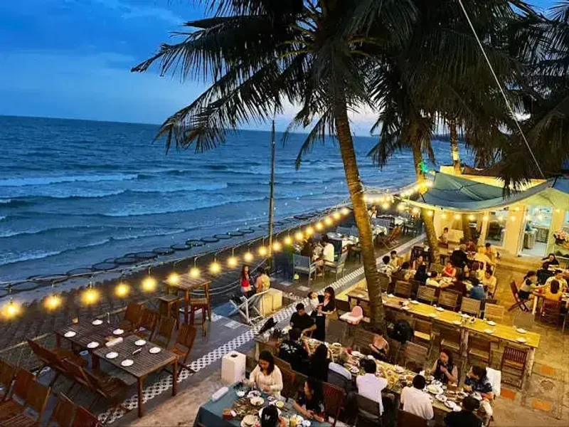 Top 5 romantic oceanfront restaurants in Mui Ne 2026